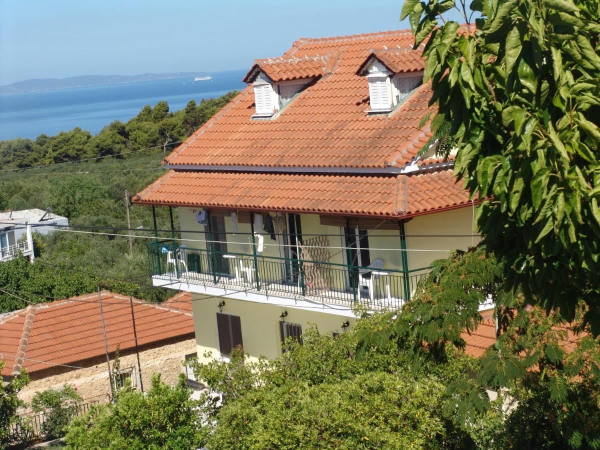 Villa Nefeli ลุทซา ภายนอก รูปภาพ