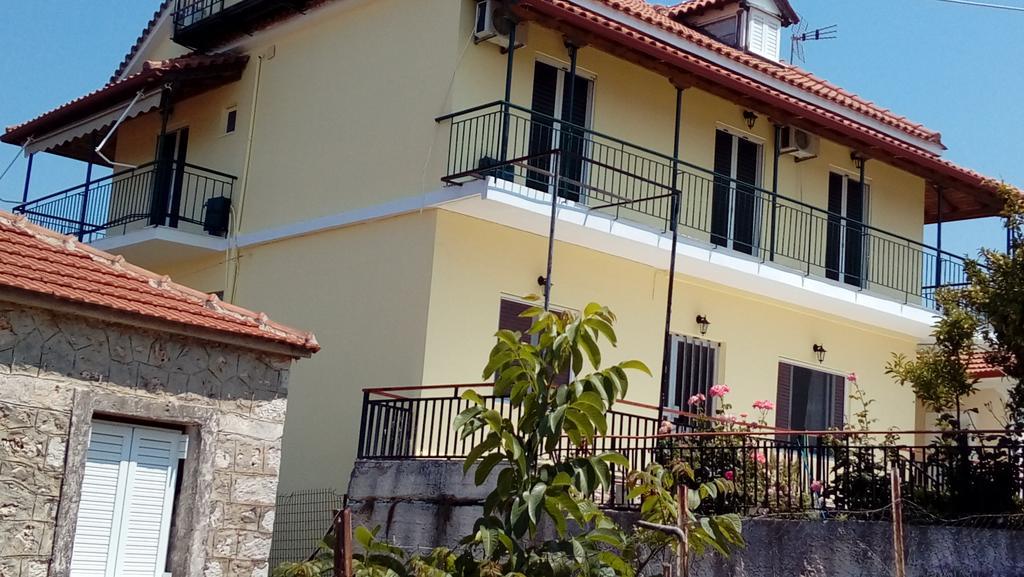 Villa Nefeli ลุทซา ภายนอก รูปภาพ